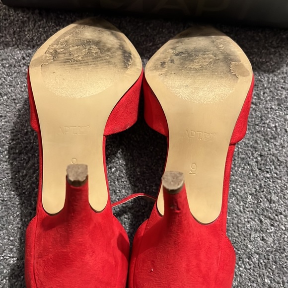 Apt 9 Ankle Strap Heels Size 9 Suede Red - Picture 4 of 5
